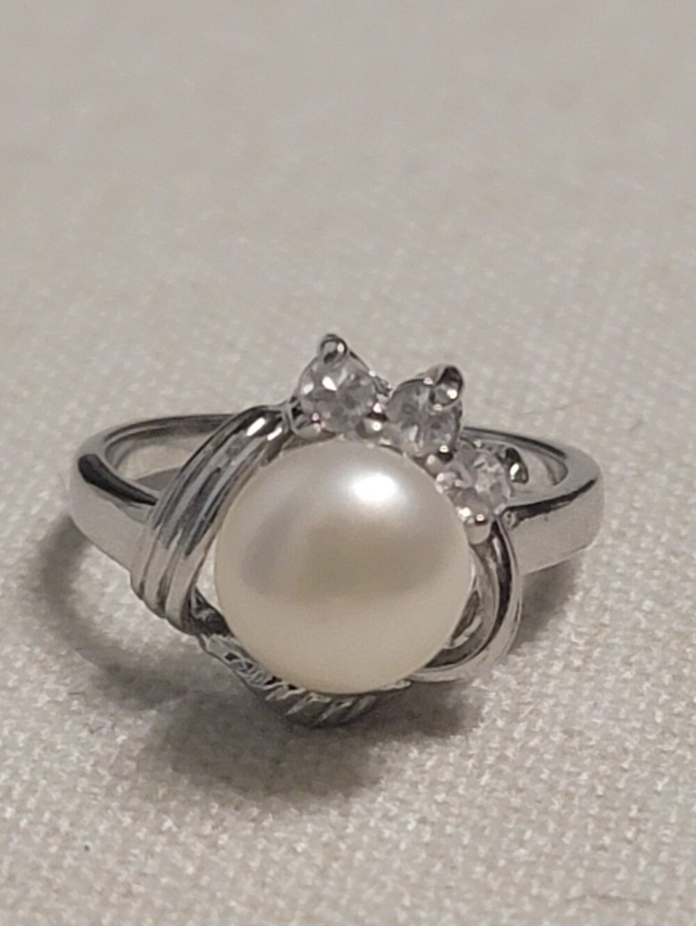Silver Pearl Bypass Ring Rhinestone Accent Size 5